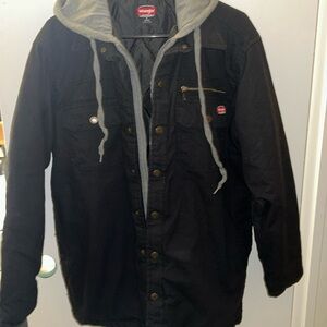 Wrangler work jacket with hood perfect for winter